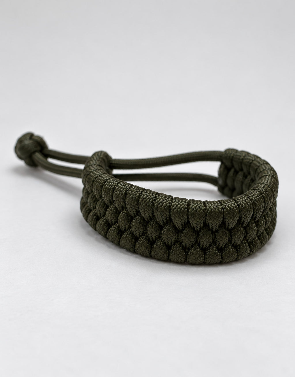 Side profile of the wide Zirah triple paracord bracelet